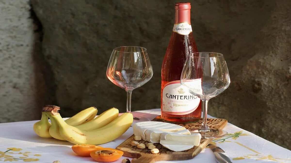 Banana Wine: A Wonderful Sugary Wine Recipe To Try This Afternoon