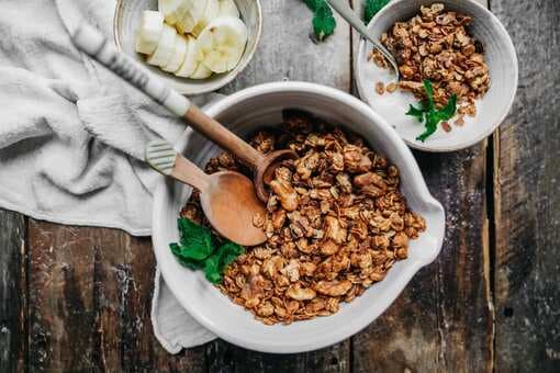 Granola: A Perfect Snacking Alternative While Working From Home (Unique Recipes Inside)