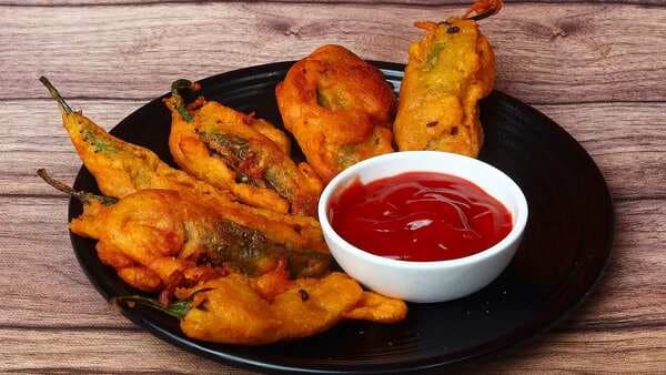 Mirchi Vada: This Rajasthani Snack Is Not For The Faint Hearted 