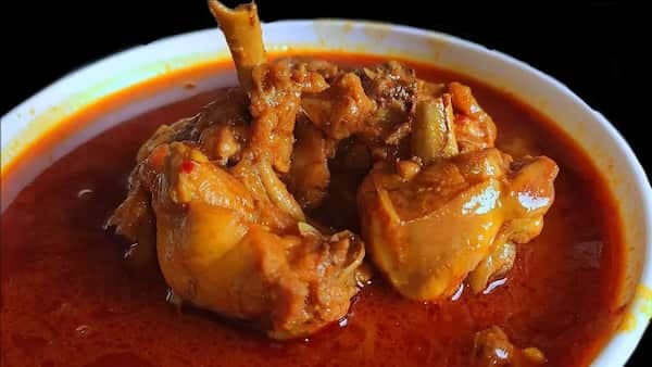 How To Make Chicken Curry? Tips To Make The Famous Ghee Roast At Home 