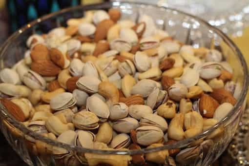 6 Benefits Of Adding Dry Fruits To Your Daily Diet   