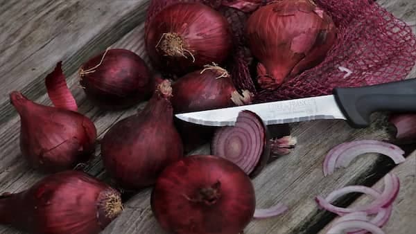 Troubled About Chopping Onions? Here Are 5 Easy Tricks To Save Those Tears 