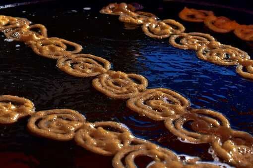 5 Jalebi Pairings That Always Manage To Tug At Our Heartstrings