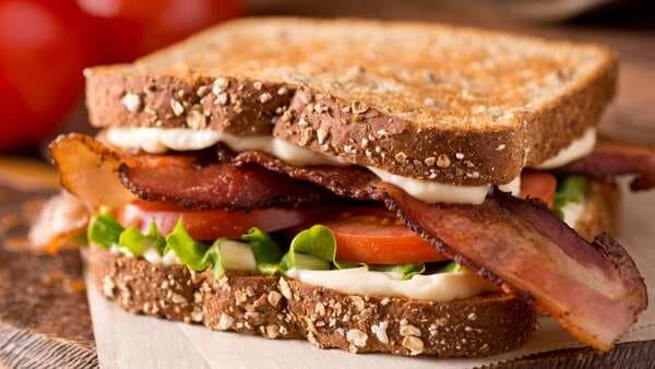 BLT Sandwich: Flavourful and Juicy Slices