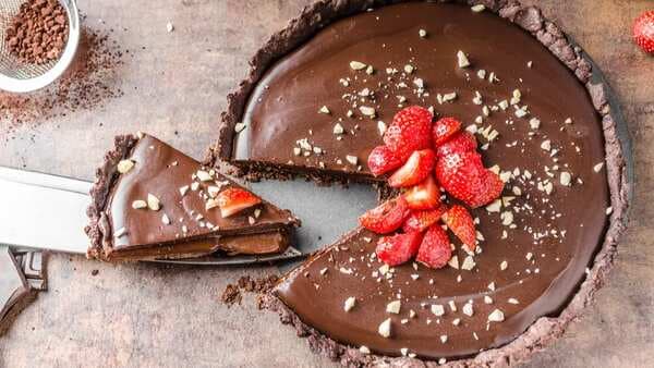 Status: Currently Obsessing Over This Milk Chocolate Tart