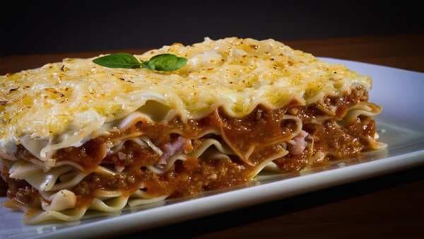 Layering Up A Cheesy Lasagna Is A Task, Here Are A Few Hacks To Bake It Well 