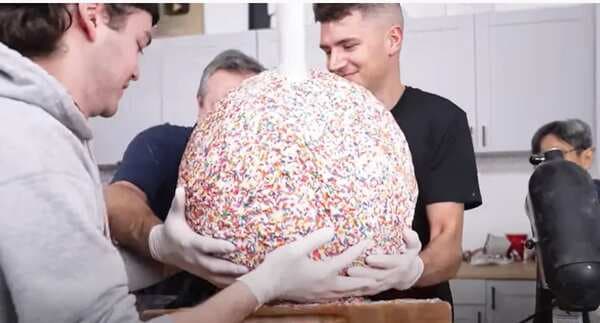 Guinness Record Holders Reveal How They Made The World’s Biggest Cake Pop