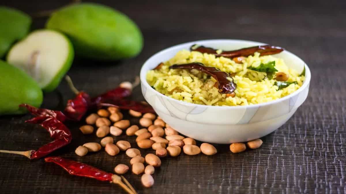 Give A Tangy Makeover To Your Steamed Rice With This Raw Mango Rice Recipe