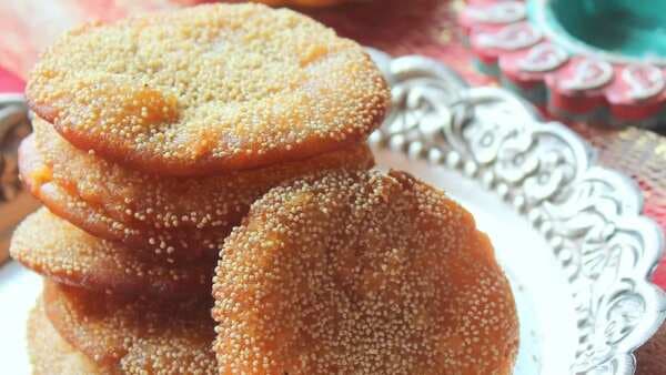 Gur Anarsa: The Deep-Fried Sweet Delight From Bihar
