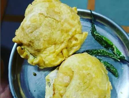 Ulta Vada Pav: This Upside-Down Vada Pav From Nashik Makes For A Drool-Worthy Breakfast