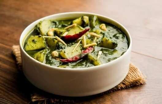 Aaloo Palak: An Iron Rich Dish Is Ready To Hit The Plate