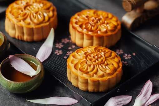 The Origin Of Mooncake, The Chinese Sweet Treat