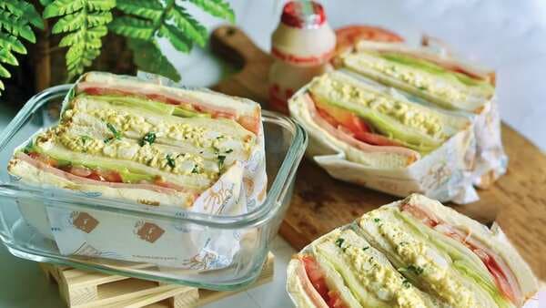 These Japanese Egg Sandwiches Make An Excellent Lunch Box Item