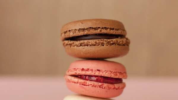 How To Make Macarons: 4 Tips And Tricks To Make Bakery-Style Macarons At Home