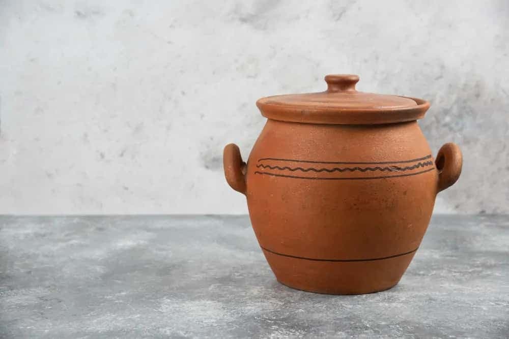 Indian Cooking Tips: The Right Way To Use Clay Pots Or Matka For Cooking
