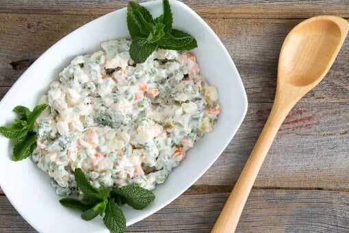 Russian Salad – The Gustatory Leitmotif Of The 90s
