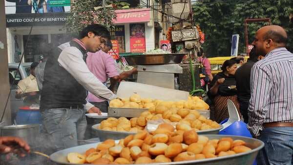 Viral: A Touchless Method To Relish Golgappas Arrives In Delhi; Some Fusion Golgappa Recipes Inside 