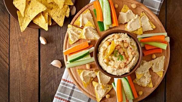These Tasty Middle-Eastern Dips Are A Crowd Pleaser At Parties