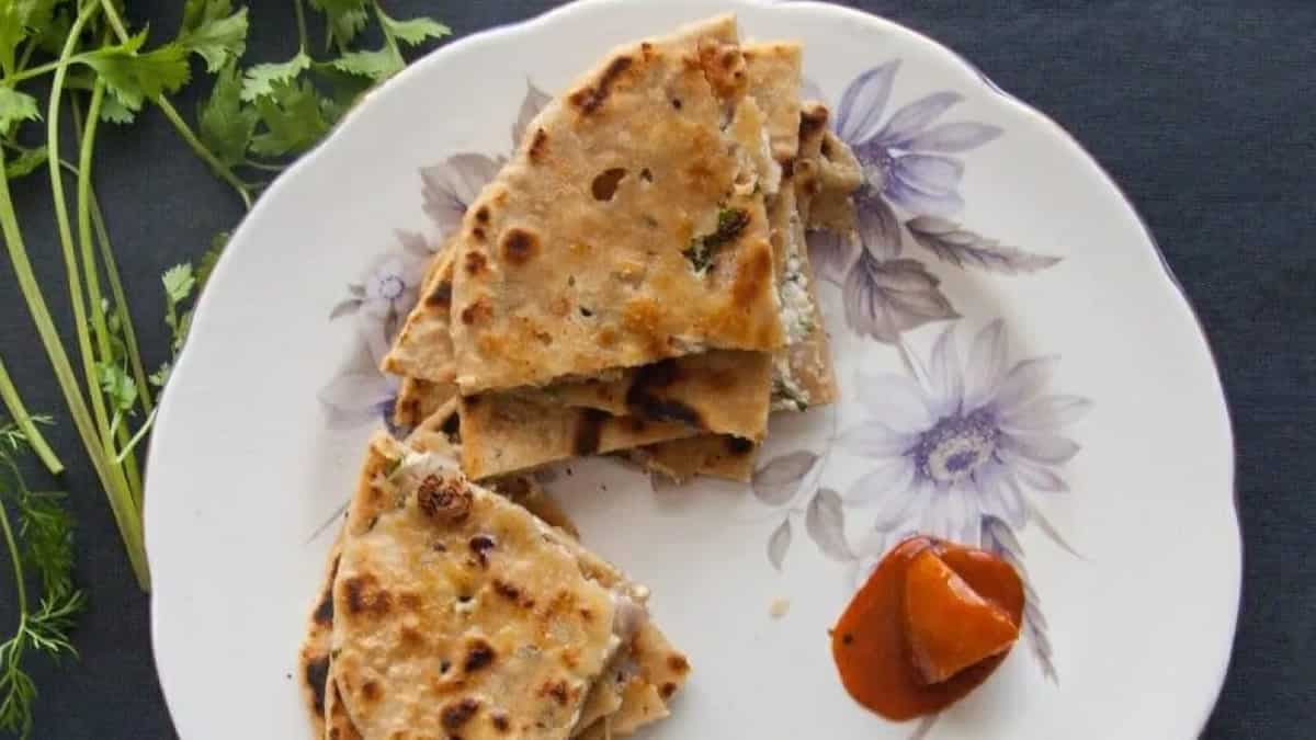 Quick Summer Breakfast: Try This Aam Chutney With Aloo Paratha Combination 