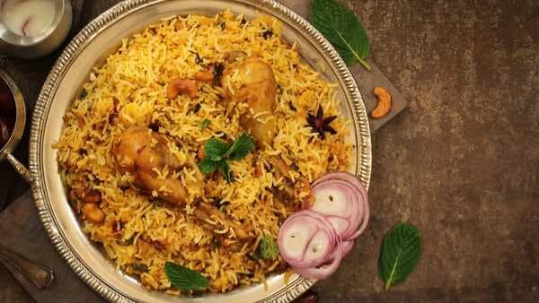Watch: Try This Moradabadi Chicken Biryani Recipe For Lunch  