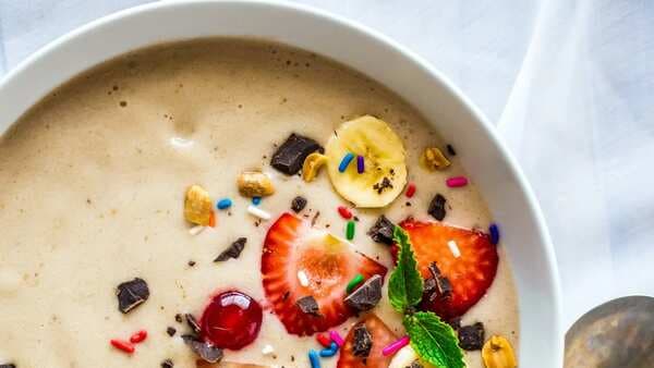 4 Easy Tips To Whip Up A Perfect Bowl Of Fruit Custard At Home