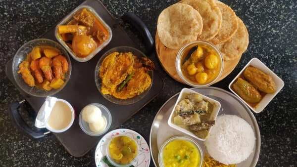 4 Restaurants Redefining The Bengali Cuisine In Delhi