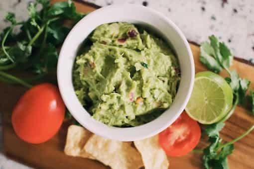 This Curried Avocado Dip Is Perfect To Pair With Papad! 