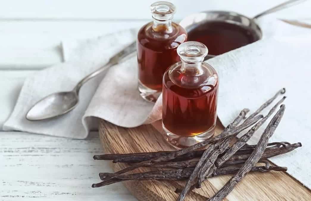 Vanilla Extract Vs Essence: What’s The Difference Between These Baking Ingredients