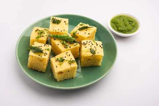 Chana Dal Dhokla To Pesarattu: 5 High Protein Indian Breakfasts You Can Make Without Eggs