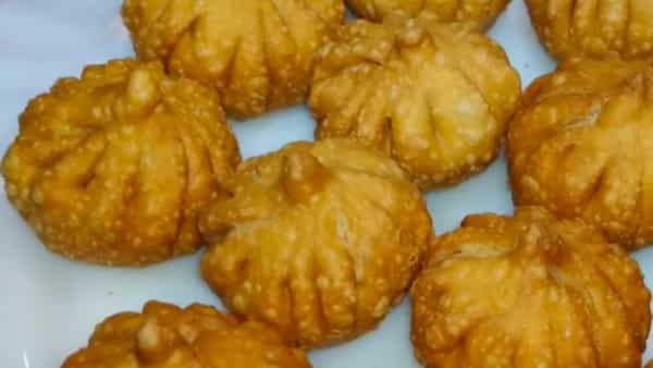 This Ganesh Chaturthi, Try These Delicious Fried Modaks  