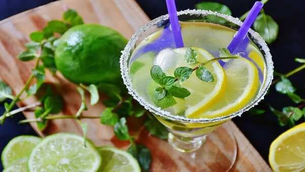Cucumber Lemonade: An Easy Peasy Summer Cooler Recipe