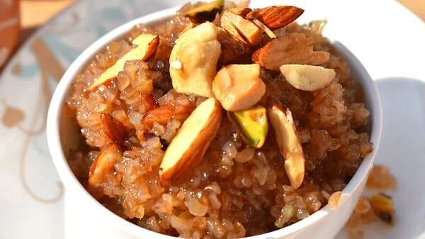 Fada Ni Lapsi: The Gujarati Sweet Daliya Recipe To Try At Home