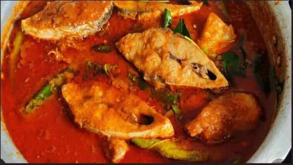 Try This Traditional Andhra Style Pulasa Chepa Pulusu