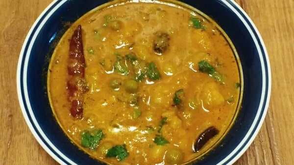 Aloo Matar Curry: This Soulful Dish Is Perfect For Dinner 