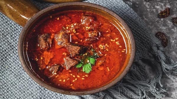 Karahi Gosht: Indulge In This Lahori Meat Delicacy This Winter For A Drool-Worthy Meal