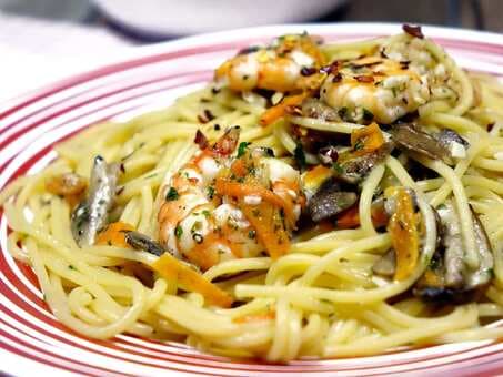  How To Make Pasta: Tips To Make The Perfect Spaghetti Aglio Olio