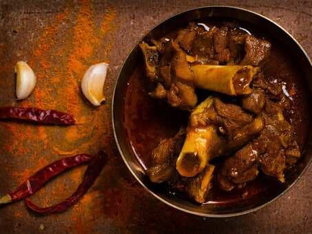 Mutton Akbari: A Rich and Spicy Mutton Gravy