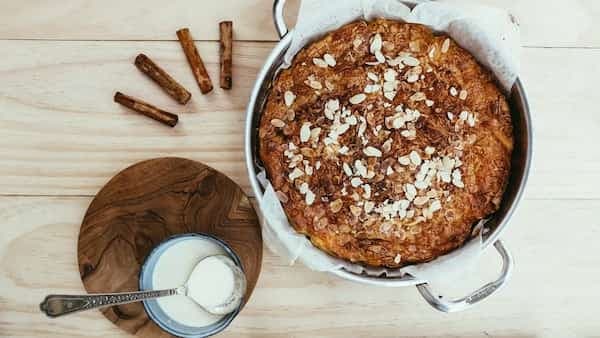 Sweet And Spicy: How To Make Apple Cinnamon Cake At Home