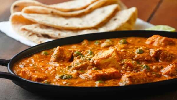 Dhaba-Style Matar Paneer: Make This Delicious Dish At Home