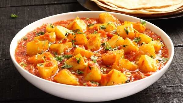 Love Potatoes? These 5 Irresistible Indian Aloo Curries Are Sure To Impress