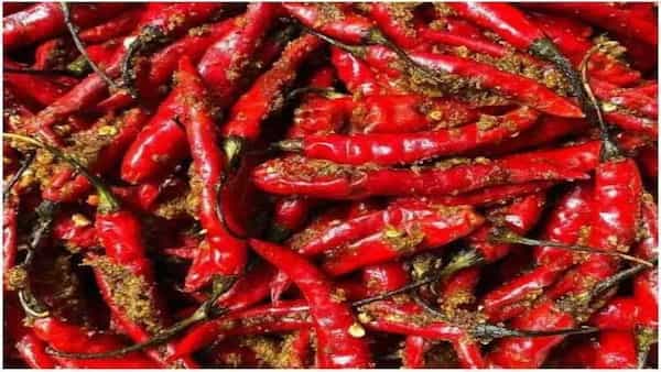 Planning To Make Mirchi Ka Achaar? Keep These Tips In Mind