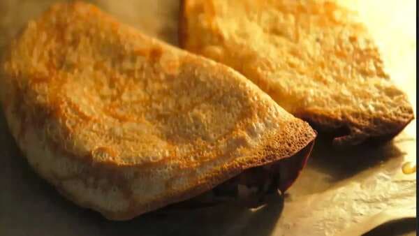Patande: These Himachali Crepes Come With A Drizzle Of Apple Stew 