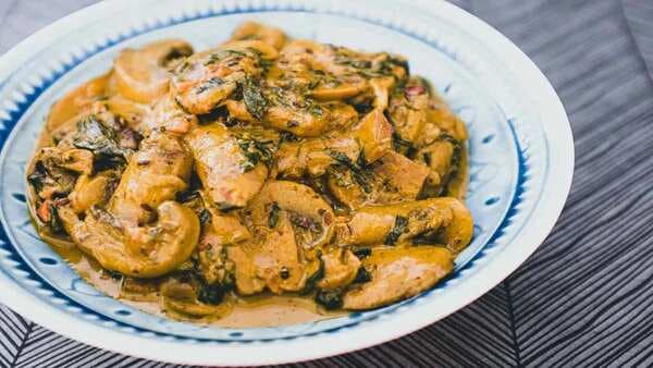 Methi Mushroom: Mushroom And Fenugreek Curry