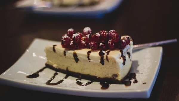 How To Make Cheesecake: 3 Tips To Ace It By Yourself  