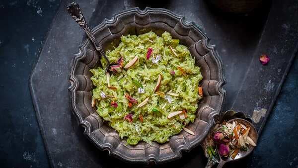 Lauki Halwa: Health and Sweetness Perfectly Combined In A Bowl