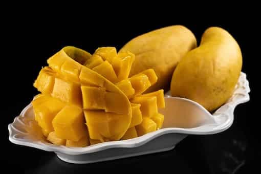 5 Unique And Easy Mango Recipes To Try This Summer
