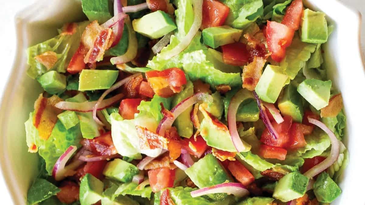 5 Rookie Mistakes That Are Making Your Salad Unhealthy