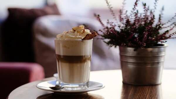 Quick Recipe: Make Your Own Iced Caramel Latte This Summer