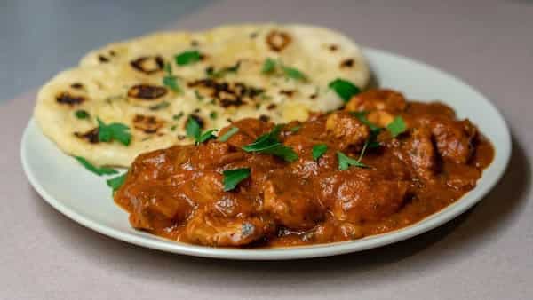 How To Make Dhaba-Style Tawa Chicken At Home?