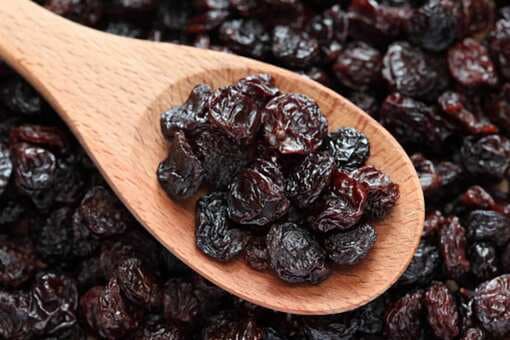 5 Amazing Benefits Of Eating Raisins